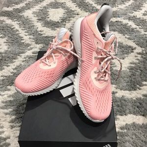 New in the box Adidas alphabounce